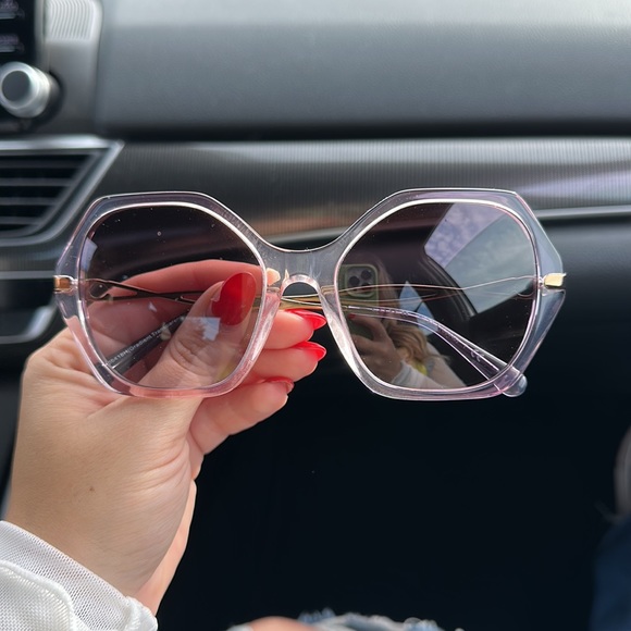 Pink Coach sunglasses, barley worn - Picture 3 of 4